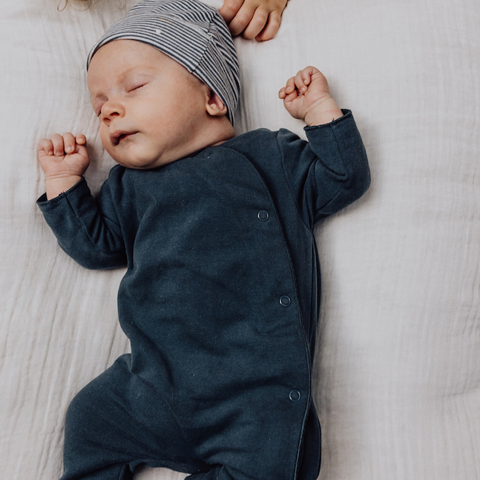 Baby Anzug mit Druckknöpfen