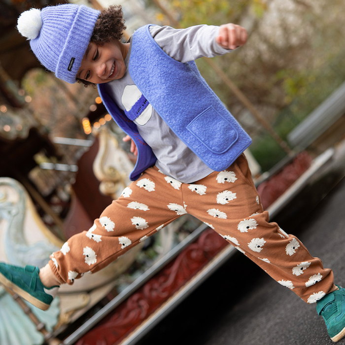 Beanie Ultramarine – Blue Bell mit Pom-Pom