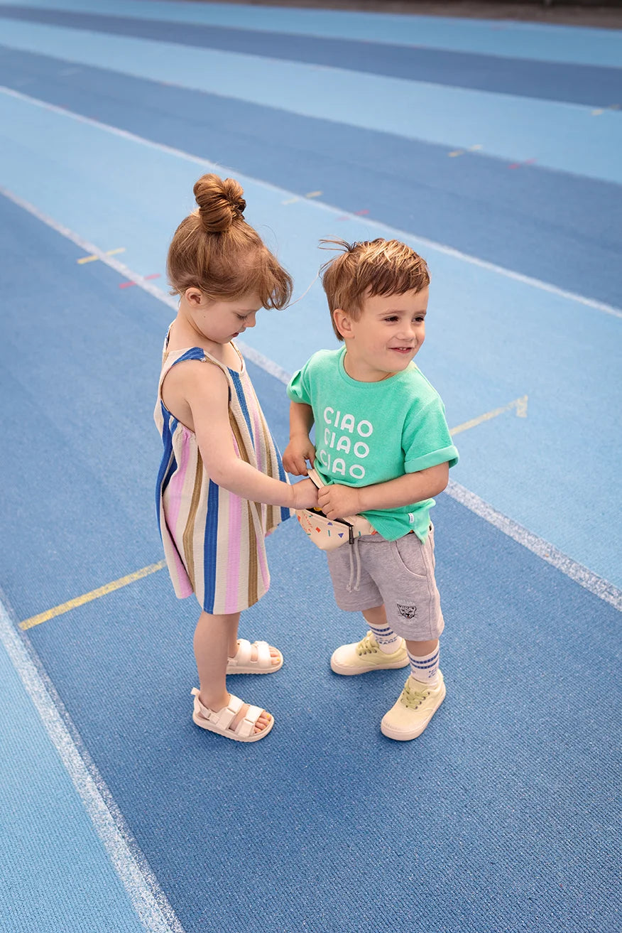 Ärmelloses Kleid mit Streifen