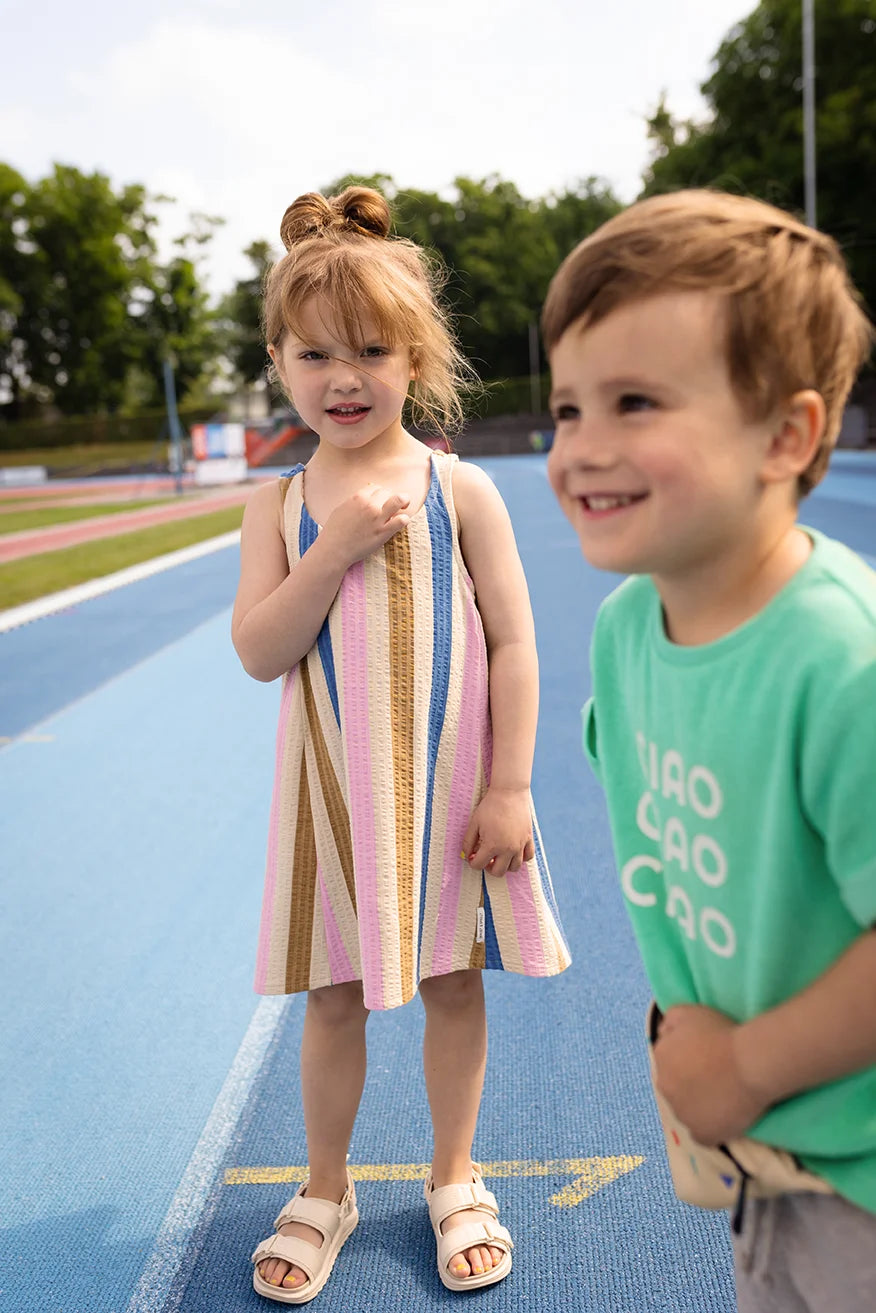 Ärmelloses Kleid mit Streifen