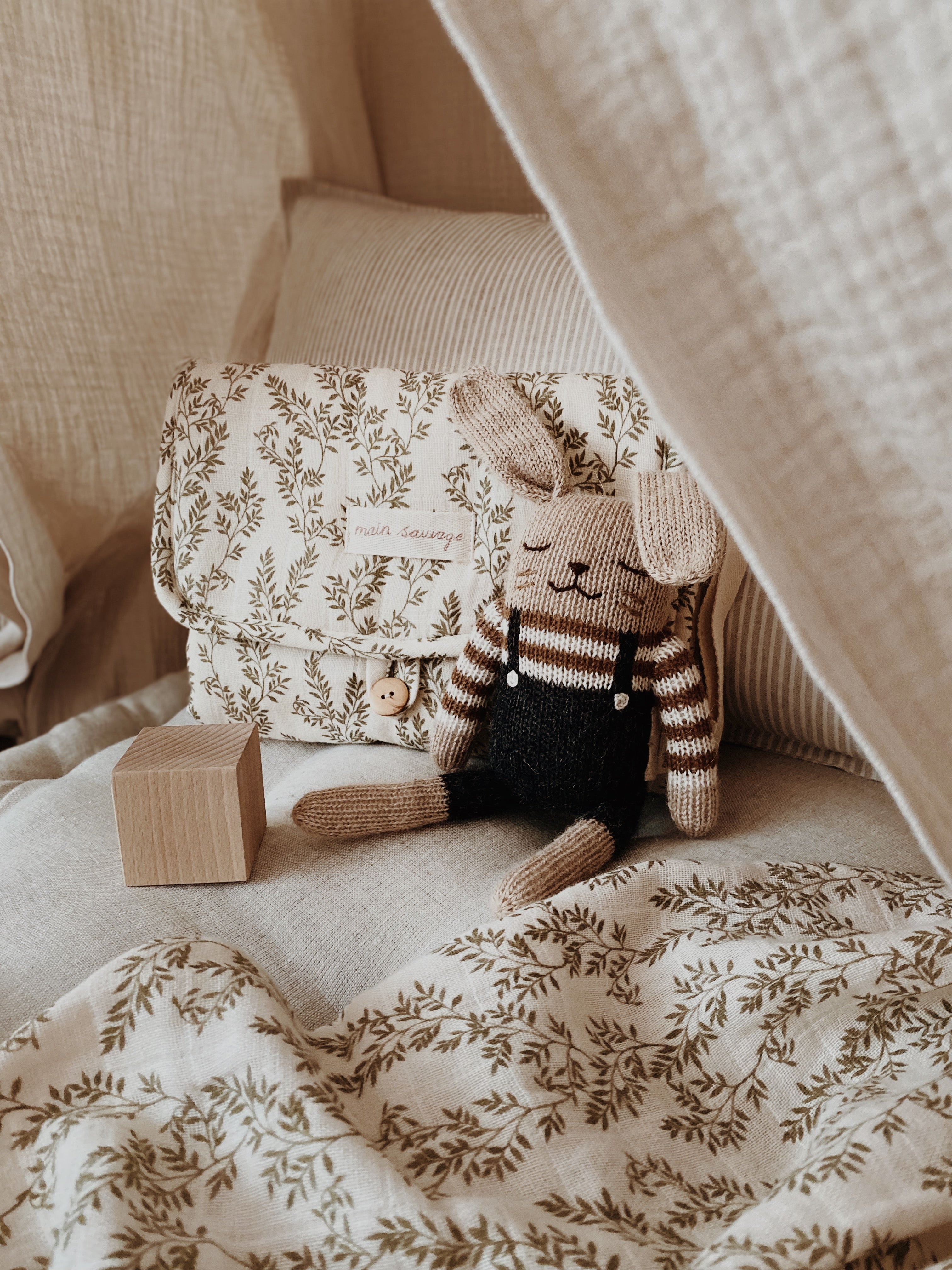 Kuscheltier "Bunny black Overall"