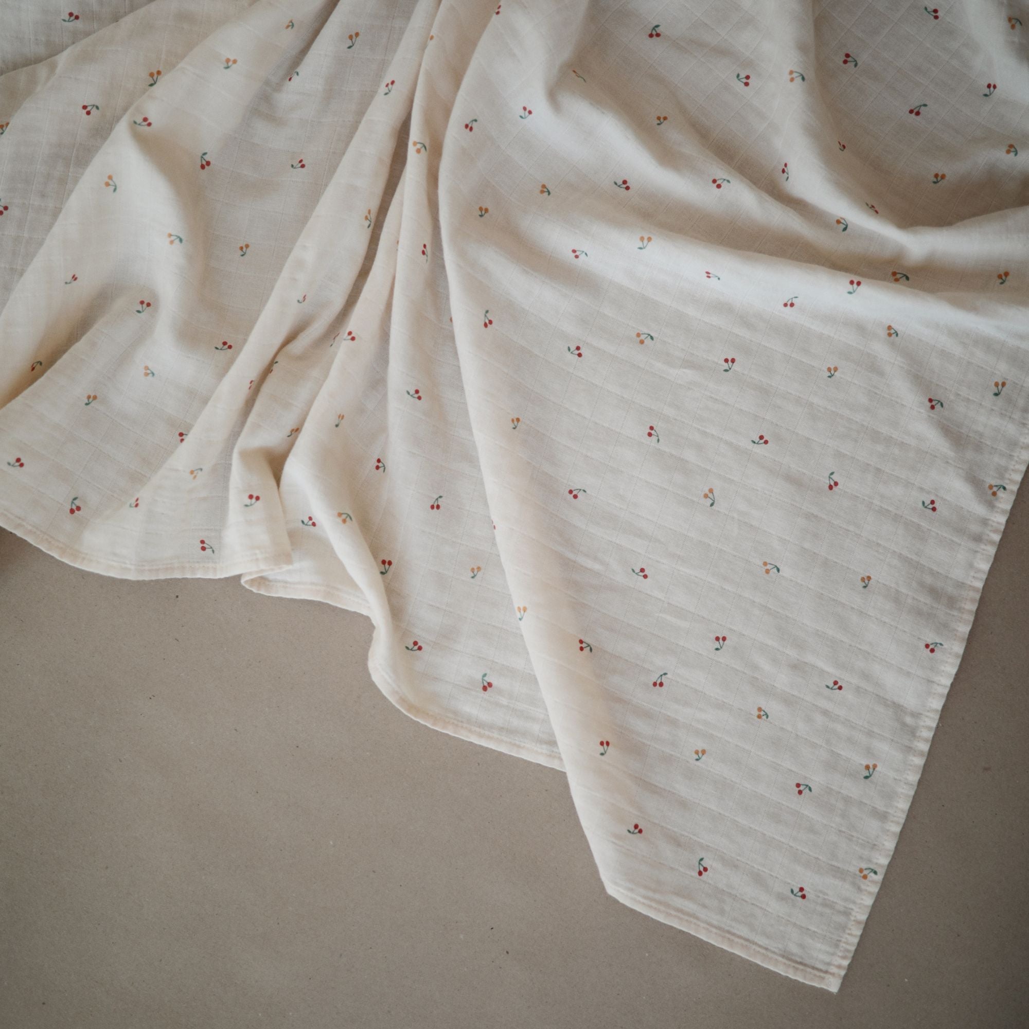 Mulltuch "Swaddle Cherries"