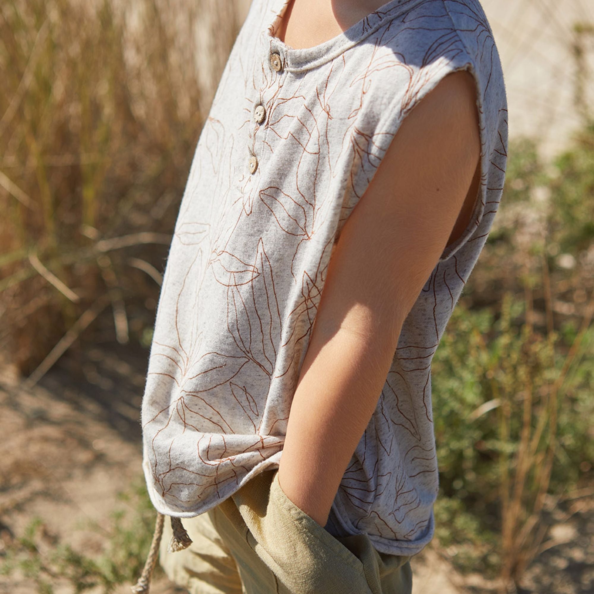 Ärmelloses T-Shirt aus Bio-Baumwolle & Hanf