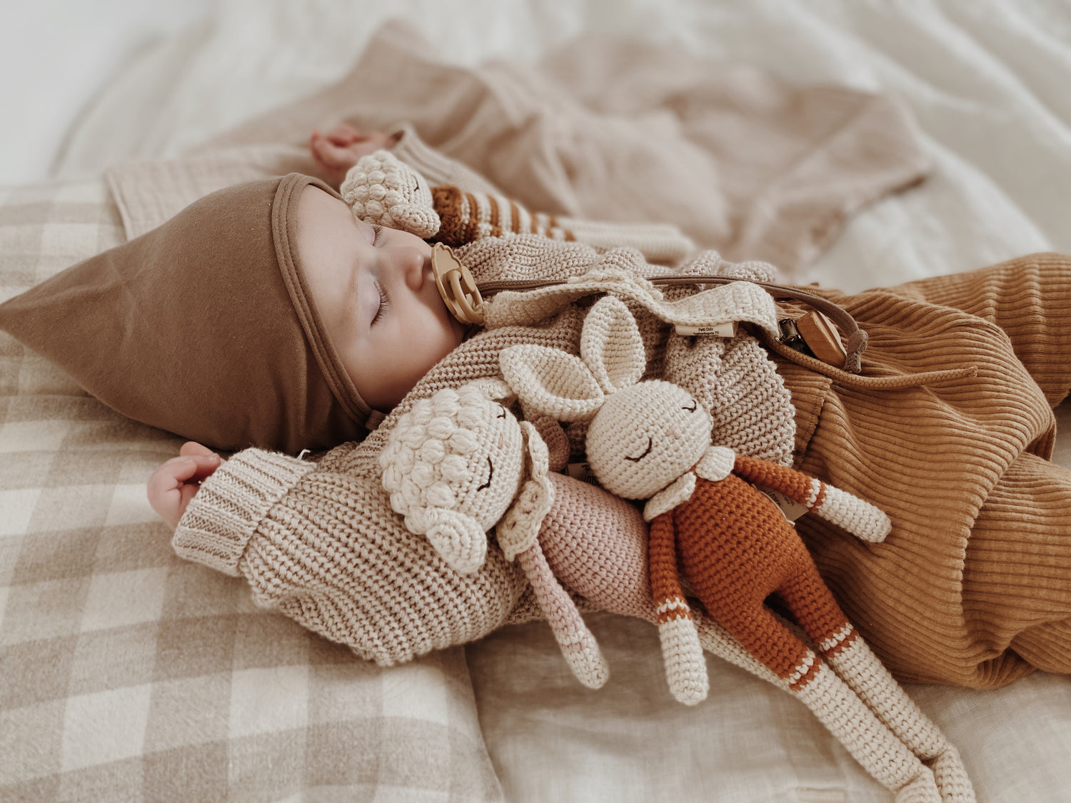 SNUG-babybekleidung-haube-hat-babyjacke-nachhaltig