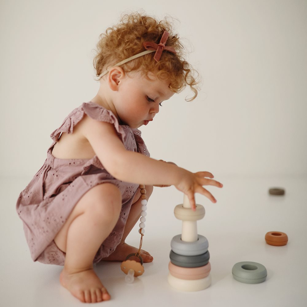Nachhaltiges, handgefertigtes Kuscheltier (GOTS-zertifiziert). Motorikspielzeug für Babys zur Förderung der ersten Greifübungen. Entwicklungsspielzeug für Kleinkinder sowie sicheres, schadstofffreies Badespielzeug für Babys und Kinder