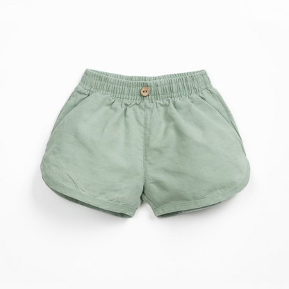 Shorts mit dekorativem Kokosknopf